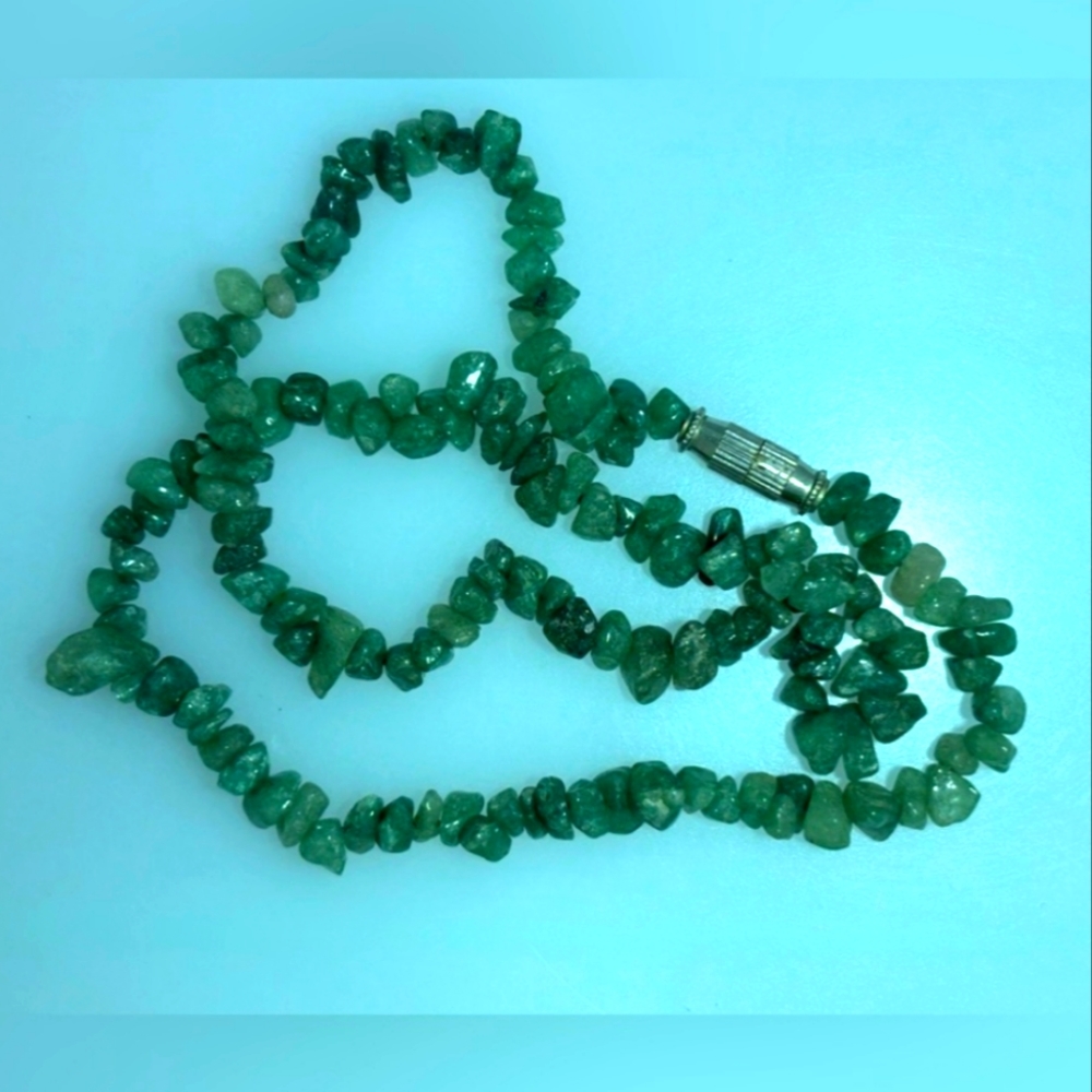 16 inch jade chip necklace